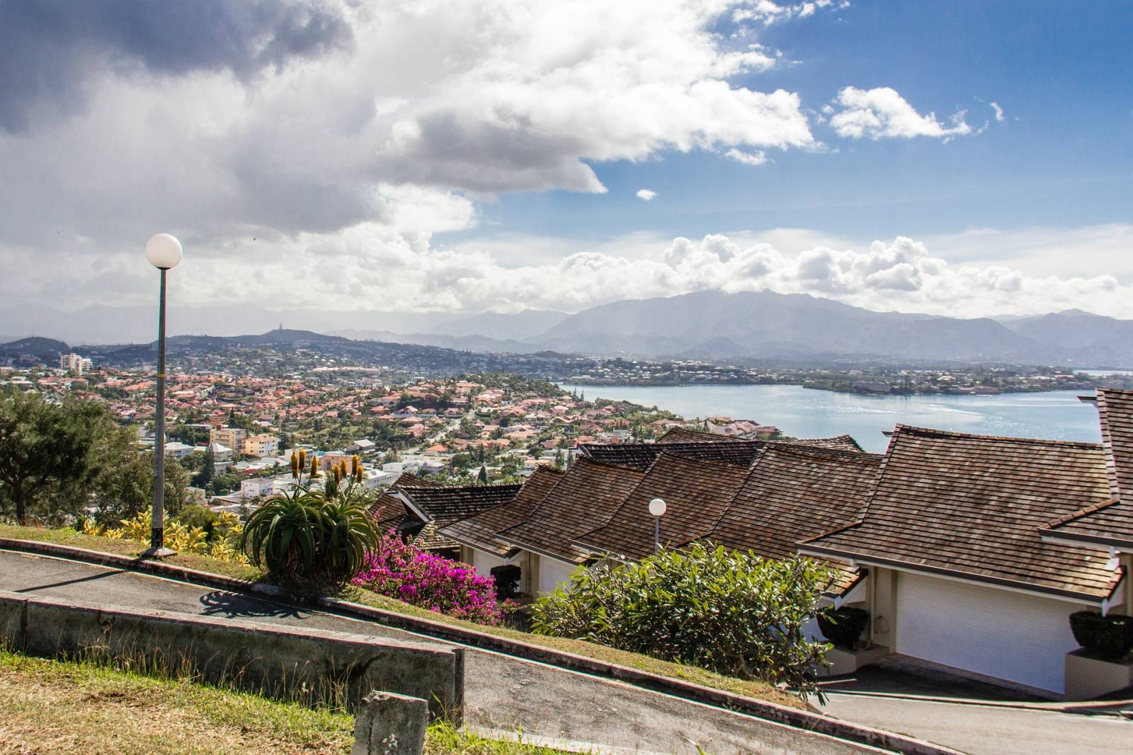 Expédition de vos effets personnels en outre-mer par entreprise de déménagement à Toulon dans le Var (83)